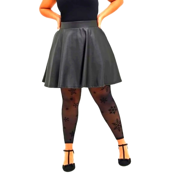 ❤️NWT TORRID LEGGING MESH SNOWFLAKE BLACK PREMIUM LEGGING - PLUS SIZE - Picture 6 of 9